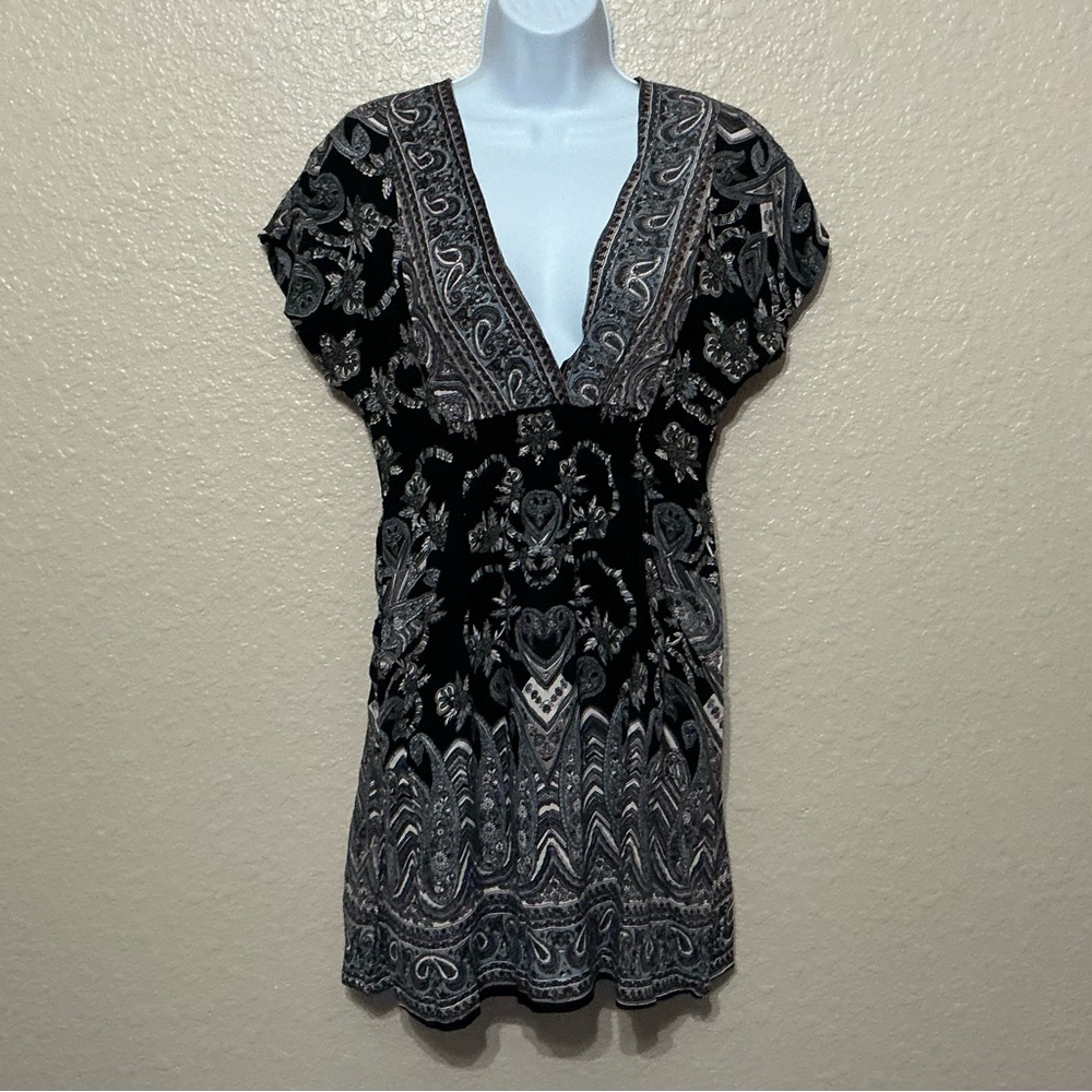 Angie Black and Gray Patterned V-neck Dress